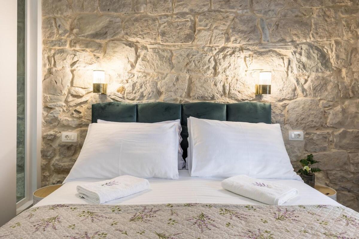Bonbon Old Town Private En-Suite Room Spalato Esterno foto